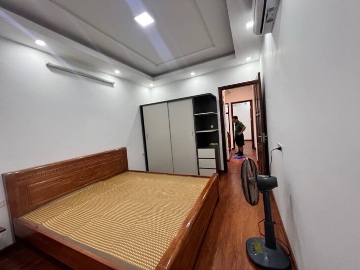 Bán Nhà Lạc Long Quân – 5 Tầng, Full Nội Thất, Giá 8.5 Tỷ