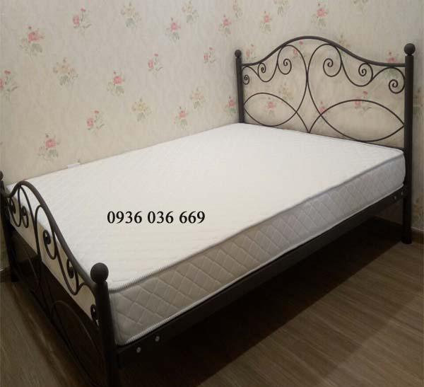 Nhận làm giường sắt theo yêu cầu