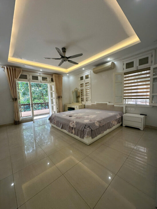 Chính chủ cần bán gấp lô biệt thự nằm trên con đường đôi đẹp nhất tại Ciputra