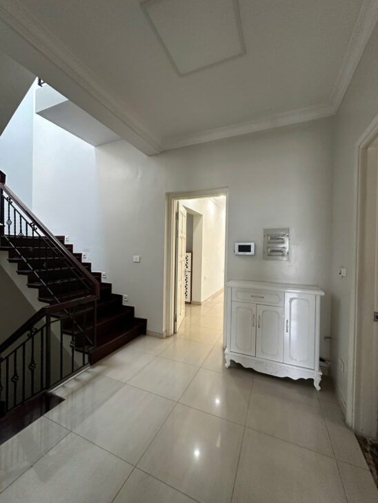 Chính chủ cần bán gấp lô biệt thự nằm trên con đường đôi đẹp nhất tại Ciputra