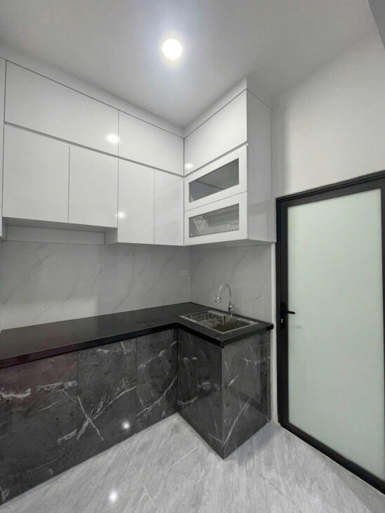 Chính chủ cần bán căn hộ Tập Thể Thanh Xuân Bắc tầng 4 khu nhà E – Số 410 ; sổ đỏ 18m2 sổ đỏ sử