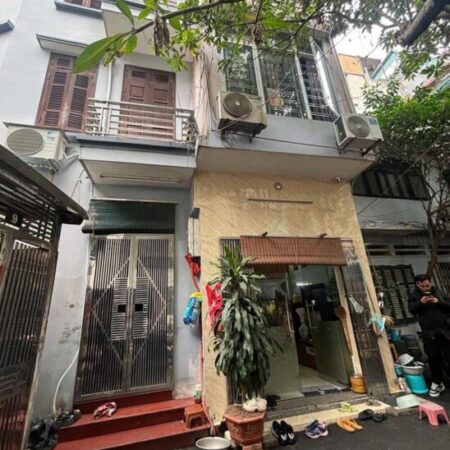 BÁN NHÀ VĂN CHƯƠNG ĐỐNG ĐA NGÕ NÔNG GẦN PHỐ CỰC THOÁNG SÁNG CHỈ VIỆC SÁCH VA LI VỀ Ở 4 TỶ