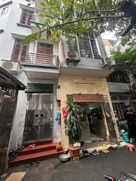 BÁN NHÀ VĂN CHƯƠNG ĐỐNG ĐA NGÕ NÔNG GẦN PHỐ CỰC THOÁNG SÁNG CHỈ VIỆC SÁCH VA LI VỀ Ở 4 TỶ