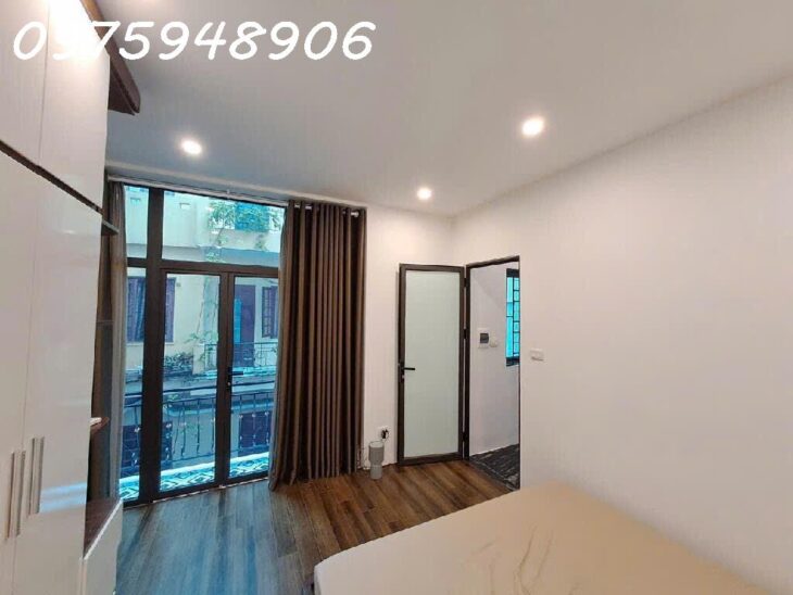 Bán nhà Trần Duy Hưng – Cầu Giấy, Hà Nội.Diện tích: 51m², 4 tầng.Nhà thoáng 3 mặt, xây kiên cố, phù