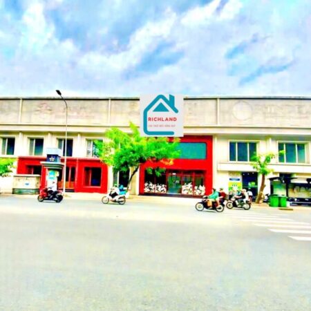 Góc 2 MT siêu HOT số 120 Lý Thái Tổ, Q3. DT: 35x40m. Trệt 2 lầu_Giá 35.000USD Góc 2 MT siêu HOT số 120 Lý Thái Tổ, Q3. DT: 35x40m. Trệt 2 lầu_Giá 35.000USD