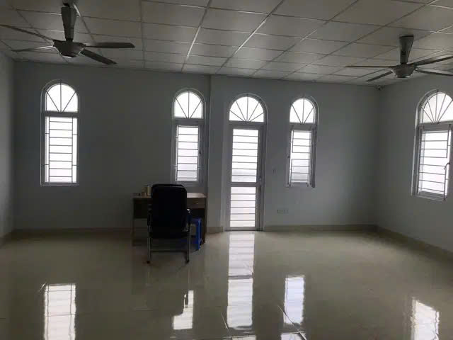 Bán lô góc Louis City, N.T. Liêm. DT 160m x 5,5T. Trục chính, thang máy. Giá 41,7 tỷ. LH: 0964769634