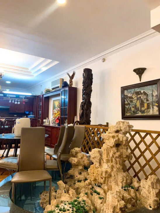 Bán Biệt thự khu Dich vọng, Cầu Giấy. DT 250m x 4 tầng, có hầm, hiện đại. Giá 53,5 tỷ. LH: