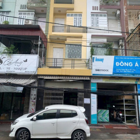Bán nhà mặt đường Thiên Lôi, 83m 4 tầng, vị trí đẹp đông đúc, Giá 9.3 tỉ