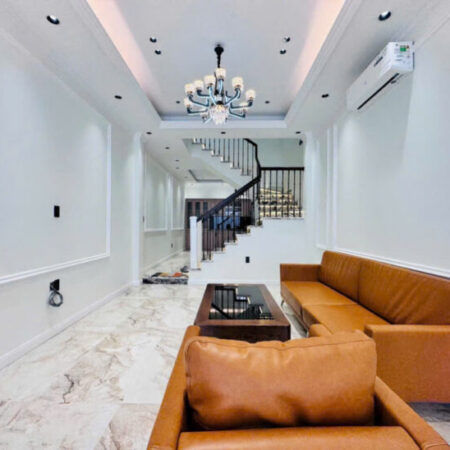 Nhà đầu ngõ sát mặt đường Thiên Lôi, 56m 3 tầng, độc lập, ô.tô đỗ cửa, Giá 4.4 tỉ