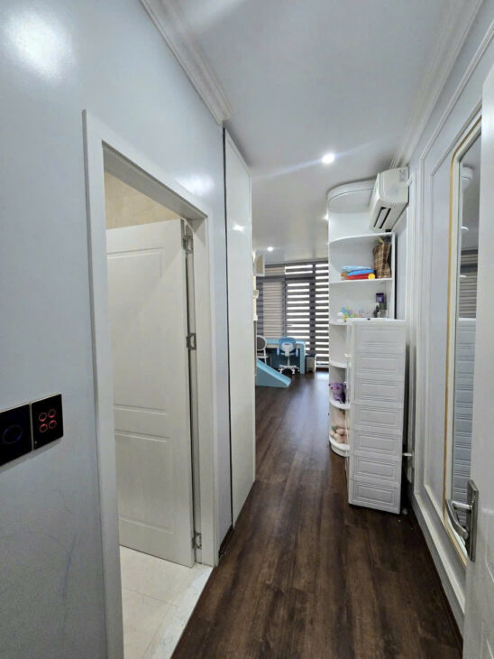 Bán nhà mặt đường Khúc Thừa Dụ, 97m 3 tầng, độc lập dân xây cực đẹp, Giá 8.7 tỉ