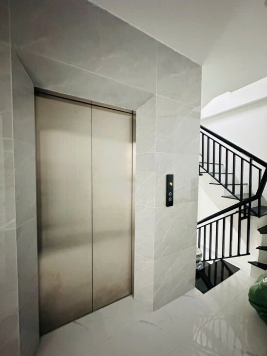 Tòa builiding phố Vũ Phạm Hàm – 80m 7 tầng – KD VP – chỉ 31 tỷ