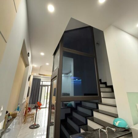 Cực hiếm NHÀ CÓ THANG MÁY 3TẤM+TUM – Hẻm 6M LÃ XUÂN OAI, GẦN CNC Samsung, THỦ ĐỨC, Giá chỉ 5ty9