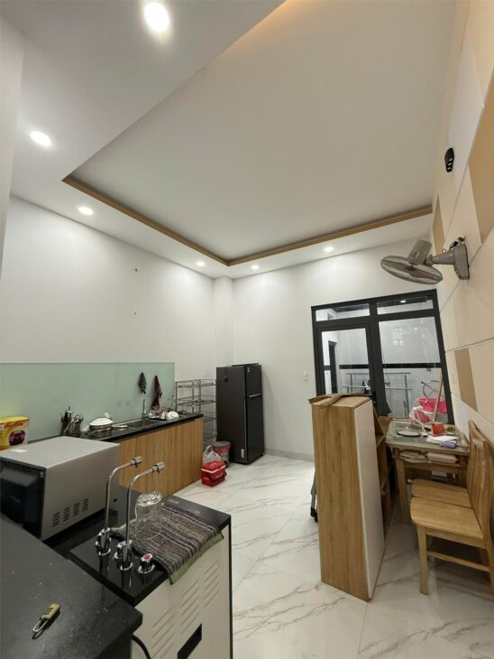 Cực hiếm NHÀ CÓ THANG MÁY 3TẤM+TUM – Hẻm 6M LÃ XUÂN OAI, GẦN CNC Samsung, THỦ ĐỨC, Giá chỉ 5ty9