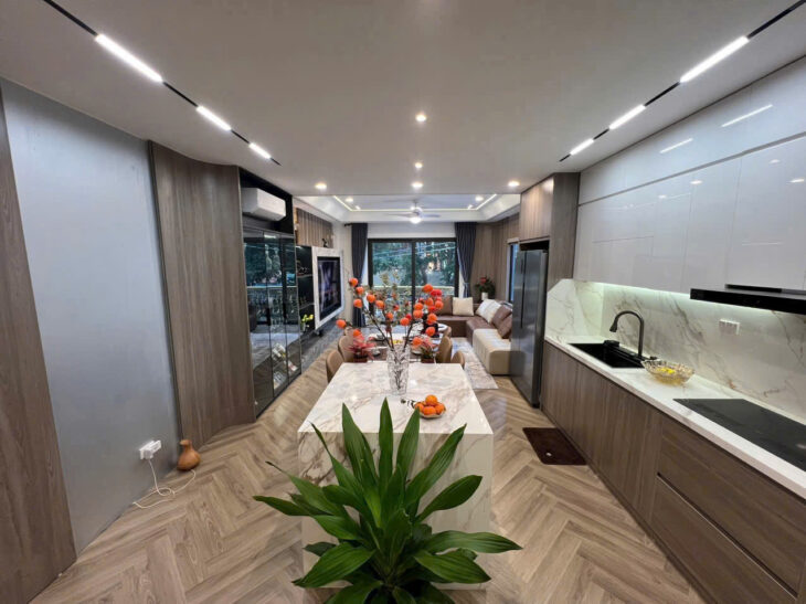 1 Căn duy nhất mặt ngõ thông ô tô – 5 tầng Việt Hưng, 30m; nhỉnh 4 tỷ