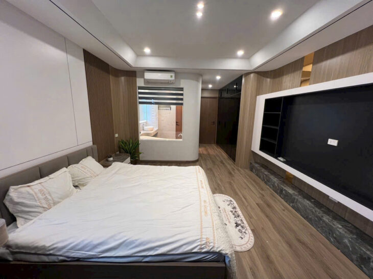 1 Căn duy nhất mặt ngõ thông ô tô – 5 tầng Việt Hưng, 30m; nhỉnh 4 tỷ