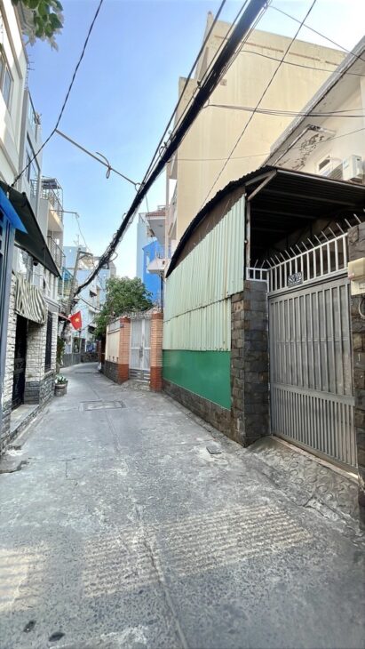 cần bán gấp nhà riêng sổ hồng chính chủ giá rẻ NHẤT 2025 tại quận Gò Vấp hcm, hẻm xe hơi 4m, MT 7m