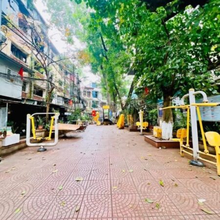 BÁN NHÀ TRUNG TÂM QUẬN ĐỐNG ĐA –3PN – Ô TÔ ĐỖ CHÂN CẦU THANG