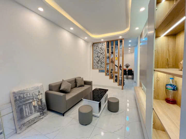 BÁN N NHÀ PHỐ MINH KHAI 32 m – NGÕ THÔNG – KINH DOANH – FULL NỘI THẤT XỊN XÒ . NHỈNH 6 TỶ