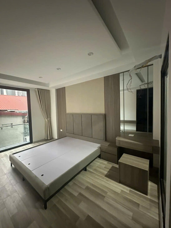 bán nhà mới MINH KHAI, lô góc, 40m, 5 tầng, thang máy, ô tô 5 tạ đỗ cửa, 8.4 tỷ