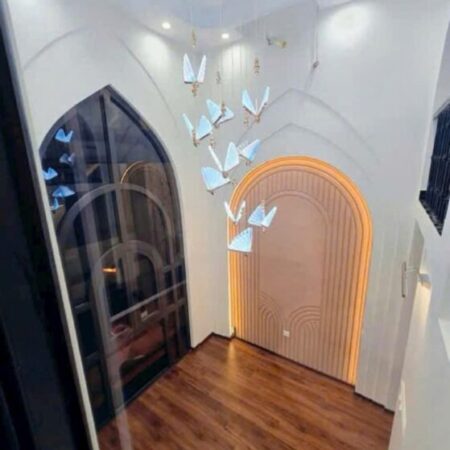 Phố Trạm,Long Biên DT33,5m2 nhà mới đẹp gần TTTM Ảeon giá chỉ 7.8 tỷ