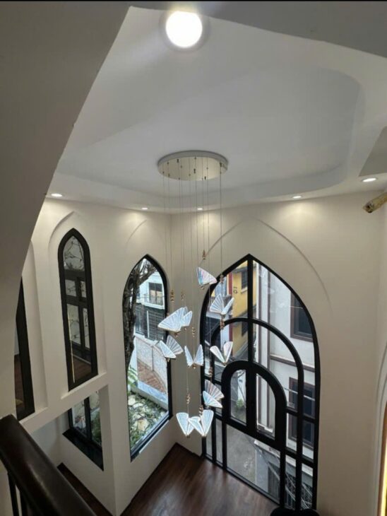 Phố Trạm,Long Biên DT33,5m2 nhà mới đẹp gần TTTM Ảeon giá chỉ 7.8 tỷ