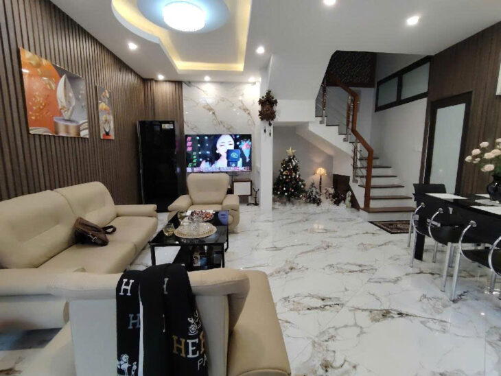 BÁN NHÀ NGUYỄN VĂN CỪ 70M2* 6 TẦNG* 12.2 TỶ, THANG MÁY, FULL NỘI THẤT NHẬP KHẨU.