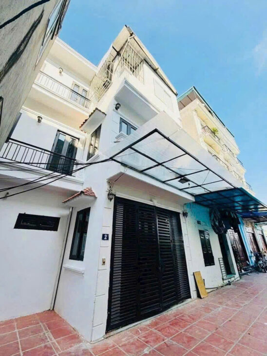 Hiếm – Bắc Cầu – nhà dân xây – ngõ nông – 33m2 – 3 tỷ25 – sổ đỏ chính chủ