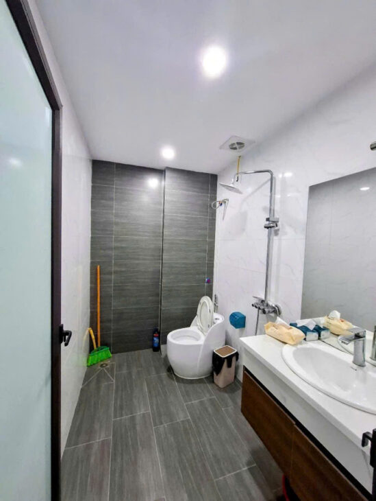 bán nhà Thanh Xuân 41m Hoàng Đạo Thành 6 tầng thang máy, mặt ngõ thông