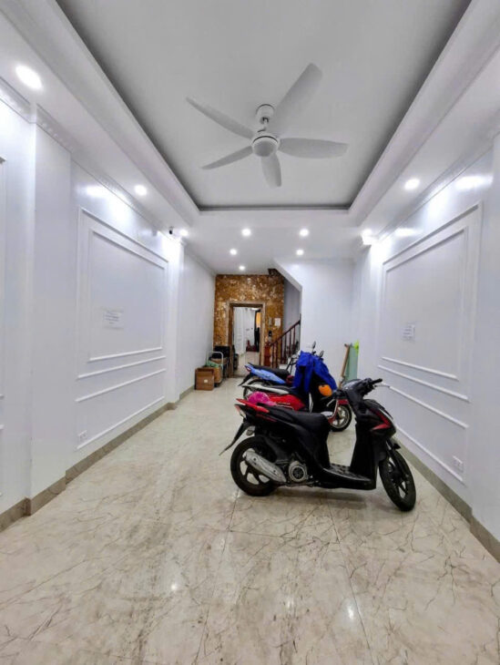 bán nhà Thanh Xuân 41m Hoàng Đạo Thành 6 tầng thang máy, mặt ngõ thông