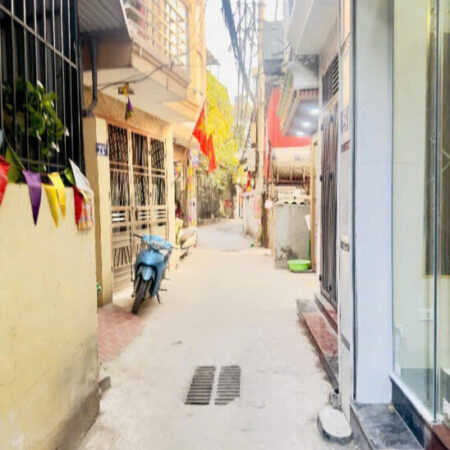 SIÊU PHẨM QUẬN HOÀNG MAI- NHÀ MẶT NGÕ – NGÕ THÔNG – Ô TÔ ĐỖ SÁT NHÀ 32m2 x 5 tầng, Giá chỉ 5 tỷ 9