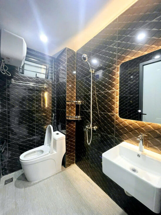 Hot! Bán Nhà HOÀNG MAI Dòng Tiền 7 Tầng Thang Máy X 85M2 Một Nhà Ra Mặt Phố Ô tô Tránh