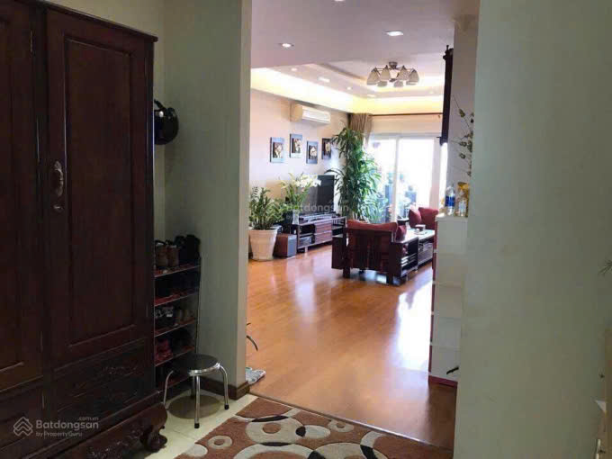 Chính chủ bán CHCC Hapulico. DT 102m, 03 ngủ, 2 vệ sinh. Giá 7,6 tỷ. LH: 0964769634