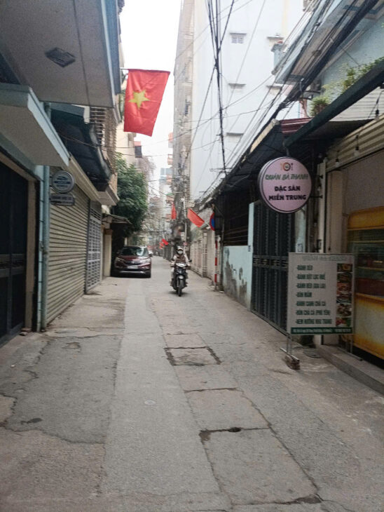 Hiếm 103m2 Đất 2 thoáng MT lớn, ô tô gần phố Phạm Văn Đồng giá 18 tỷ9