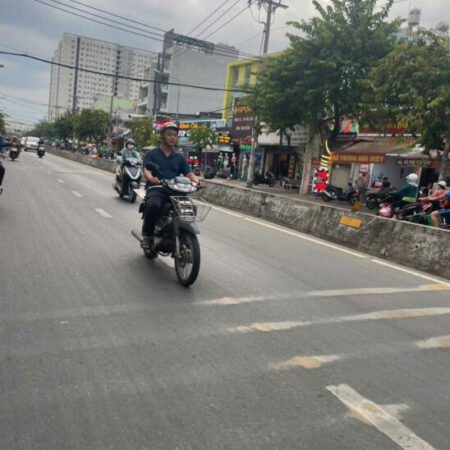 BÁN ĐẤT LỚN (28 x 89) giá 70 tỷ 2 MẶT TIỀN PHAN VĂN HỚN