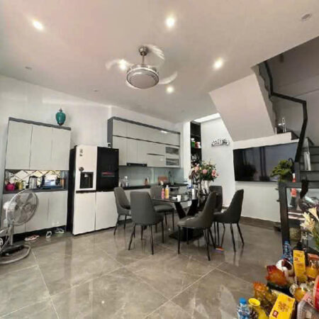 BÁN NHÀ 5 TẦNG – CÁCH 30M RA ĐƯỜNG Ô TÔ TRÁNH – PHÚC LỢI, LONG BIÊN