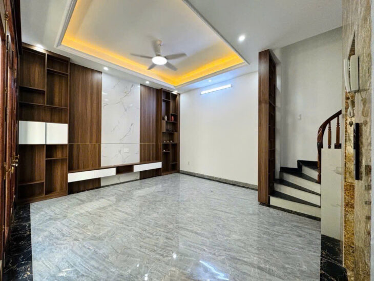 CHỈ HƠN 6TỶ SỞ HỮU NHÀ CỰC ĐẸP LỆ MẬT – THANG MÁY – LÔ GÓC – TRUNG TÂM LONG BIÊN – DÒNG TIỀN 60TR