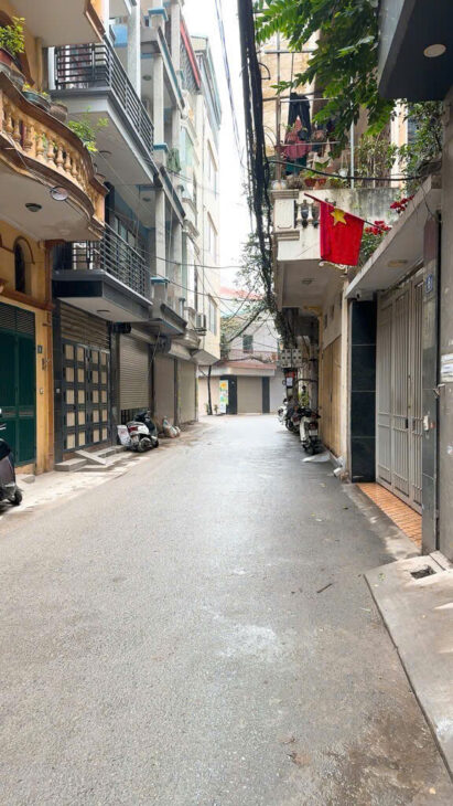 bán nhà Thanh Xuân 64m Hoàng Văn Thái, phân lô, ô tô vào nhà, ô chờ thang máy