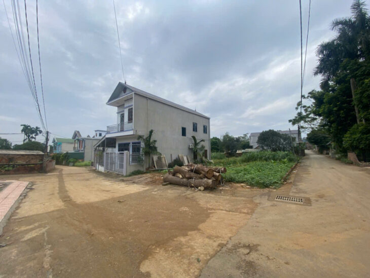 Đất Hoà Lạc, trục chính kinh doanh