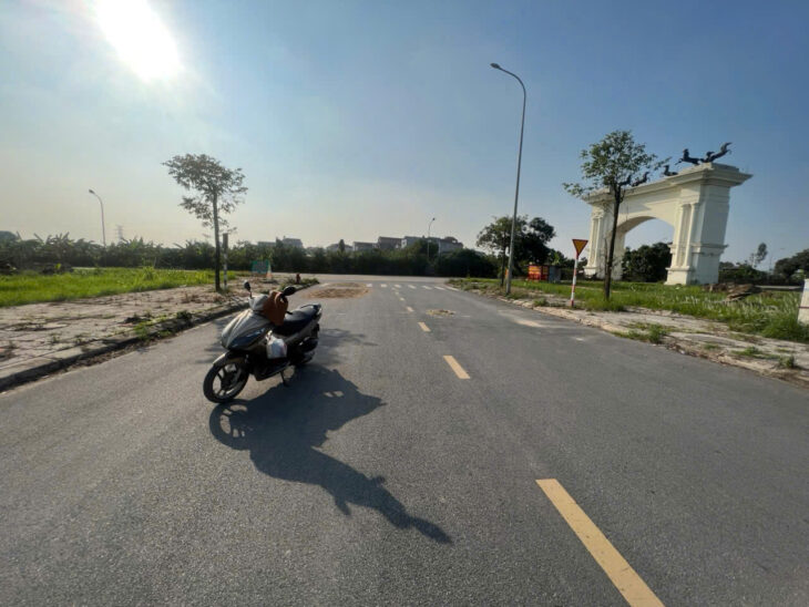 TÌM MỎI MẮT RA LÔ ĐẤT VỊ TRÍ VÀNG TẠI KHU ĐÔ THỊ – BẢO LONG – TỪ SƠN – BẮC NINH Dt : 100 Giá :