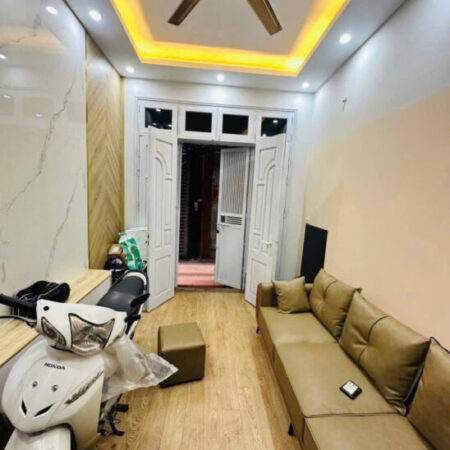 NHỈNH 6 TỶ SỞ HỮU NHÀ Ô TÔ NGÕ THÔNG PHỐ HOÀNG QUỐC VIỆT./26m, 5 T, mặt tiền 3.1 m, giá 6.35 tỷ