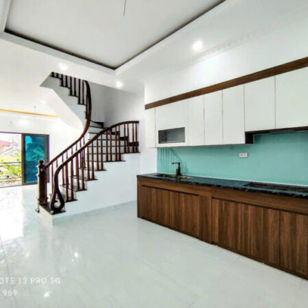 BÁN NHÀ 4 TẦNG , PHƯỢNG CÁCH< QUỐC OAI HÀ NỘI, TRỤC CHÍNH KINH DOANH