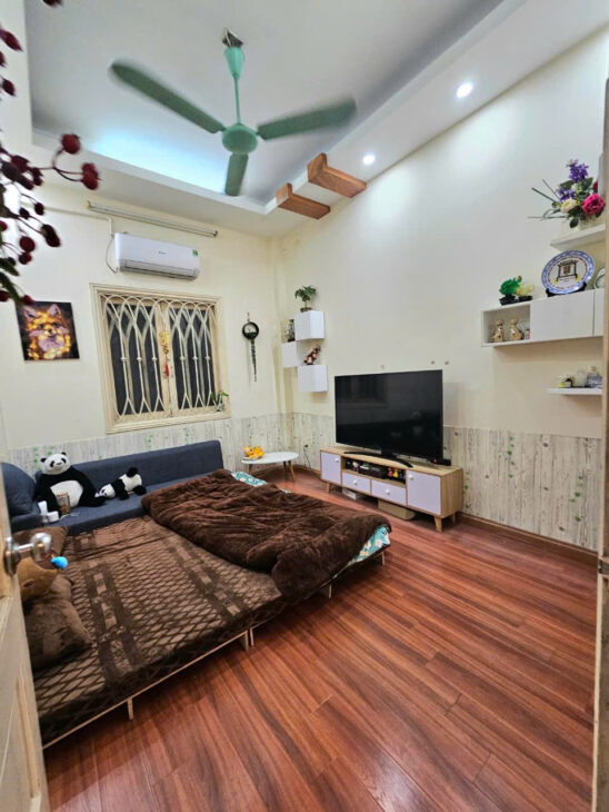 bán nhà Đống Đa 46m thái Thịnh, lô góc, ô tô đỗ cửa