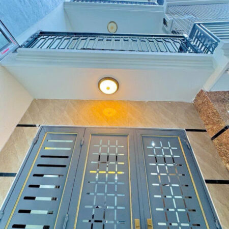 BÁN NHÀ HOÀNG MAI – 5 TẦNG MỚI ĐẸP, NGÕ THÔNG, 3 GÁC ĐỖ CỬA, 30M OTO CHẠY – GIÁ 7.6 TỶ