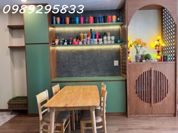 BÁN NHÀ LONG BIÊN – GIÁ DƯỚI 5 TỶ KHÔNG MUA LÀ LỠ Chỉ 4.95 TỶ – NHÀ Ô TÔ ĐỖ CỬA, SÂN RỘNG – VIEW