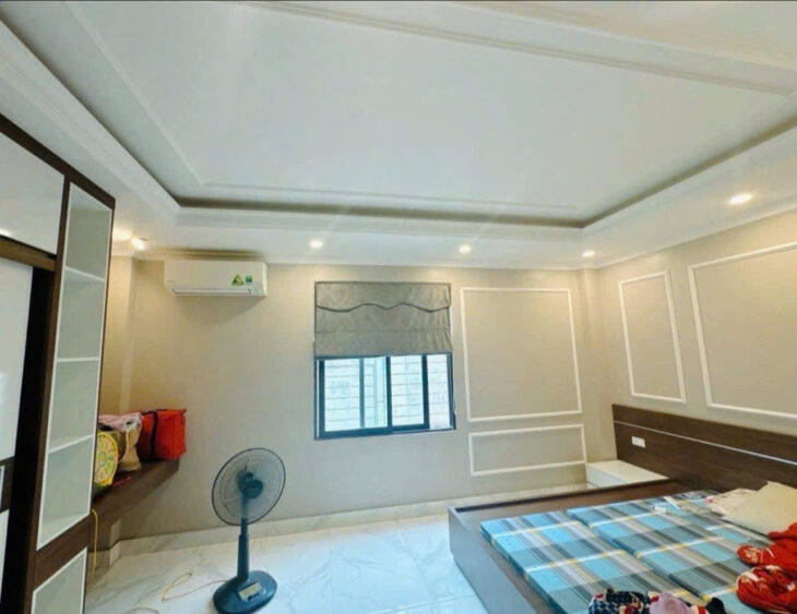 Phố Hào Nam nhà đẹp mới tinh cách mặt phố vài chục mét, 34m x 3PN sổ đỏ nét căng