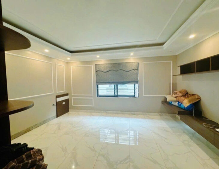 Phố Hào Nam nhà đẹp mới tinh cách mặt phố vài chục mét, 34m x 3PN sổ đỏ nét căng