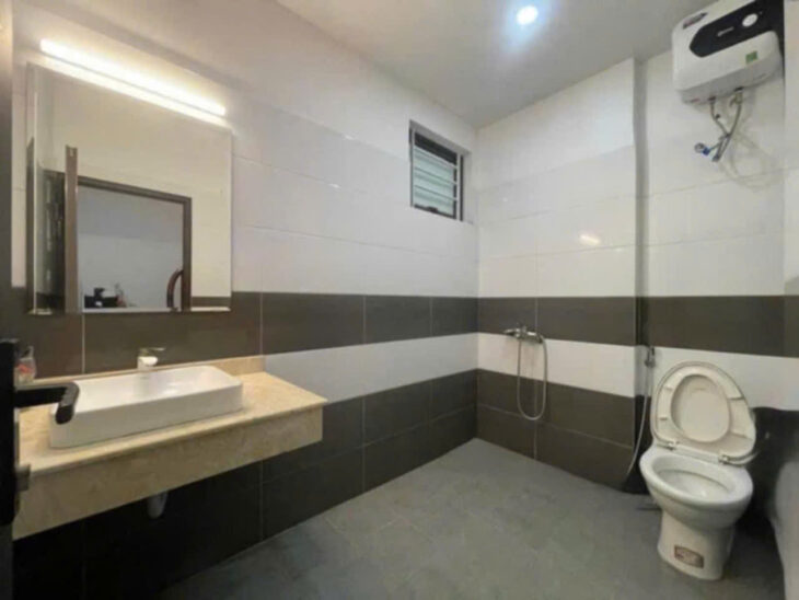 Bán nhà phố Pháo Đài Láng – Nhà mới 5 tầng x 3PN ở ngay – Lô góc 2 thoáng sổ đỏ đẹp