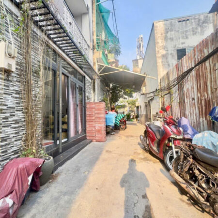 bán nhà hẻm xe tải 427/22 phạm văn đồng p 11 bt trệt lầu 44m giá 5,45 tỉ