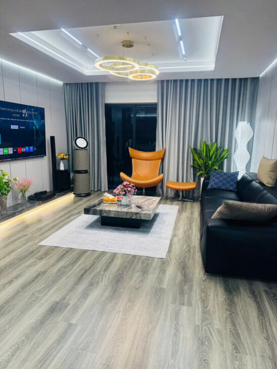 Sky villa 3 ngủ 2 WC 140m2 tòa Diamond Goldmark City nội thất nhập khẩu Châu Âu mới 100% chưa sử