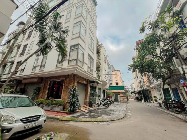 Bán nhà phân lô Tây kết, hai Bà Trưng 44m x 5PN, vỉa hè, KD, ô tô vào nhà, giá 11 tỷ. LH: 0366051369